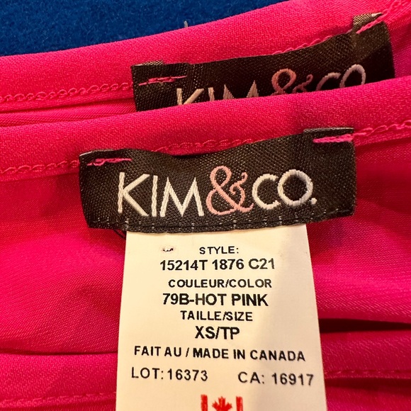 Kim & Co. Brazil Knit Short Ruched Sleeve Top - Picture 10 of 10